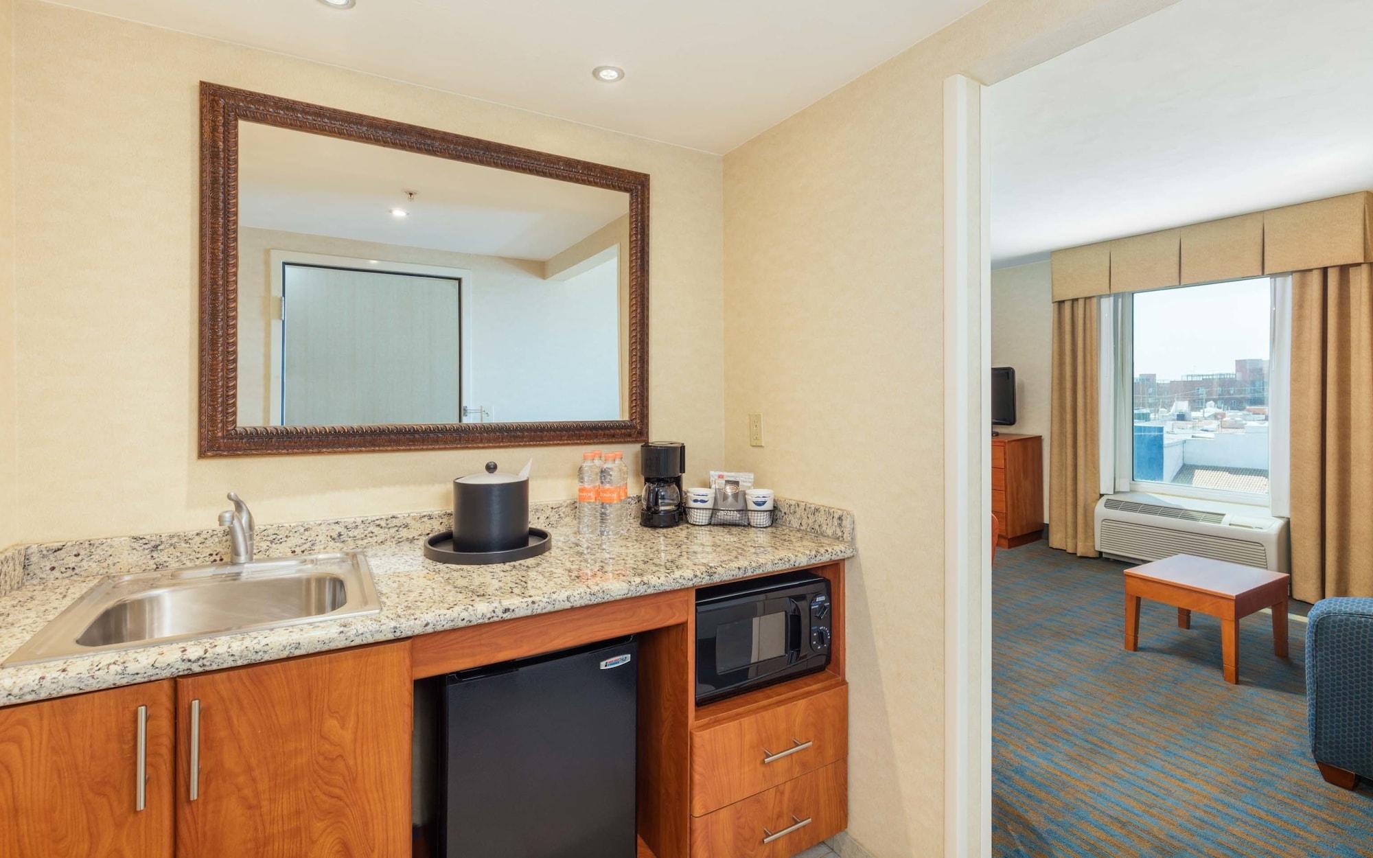 Hampton By Hilton Queretaro Tecnologico Hotel Екстериор снимка