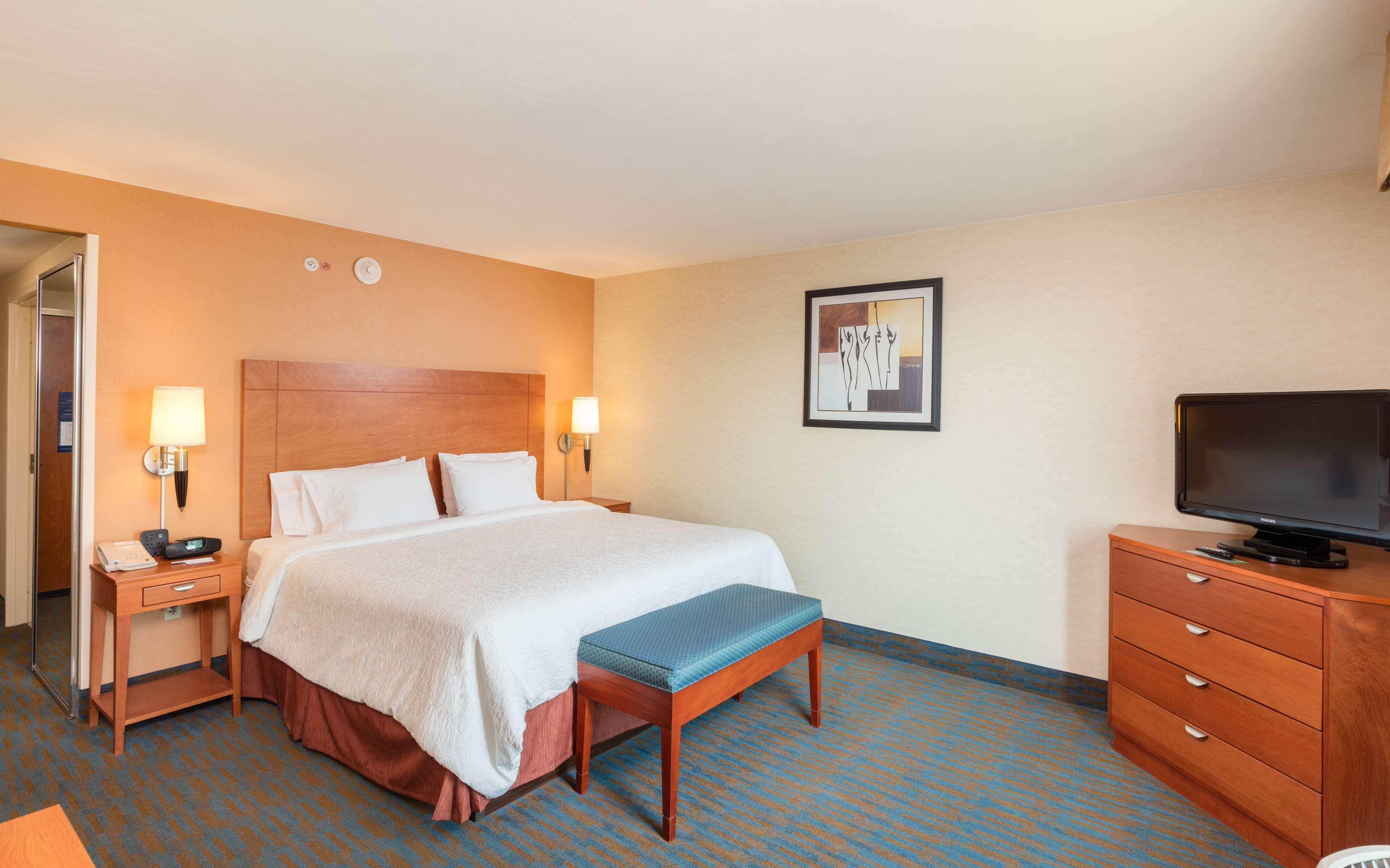 Hampton By Hilton Queretaro Tecnologico Hotel Екстериор снимка