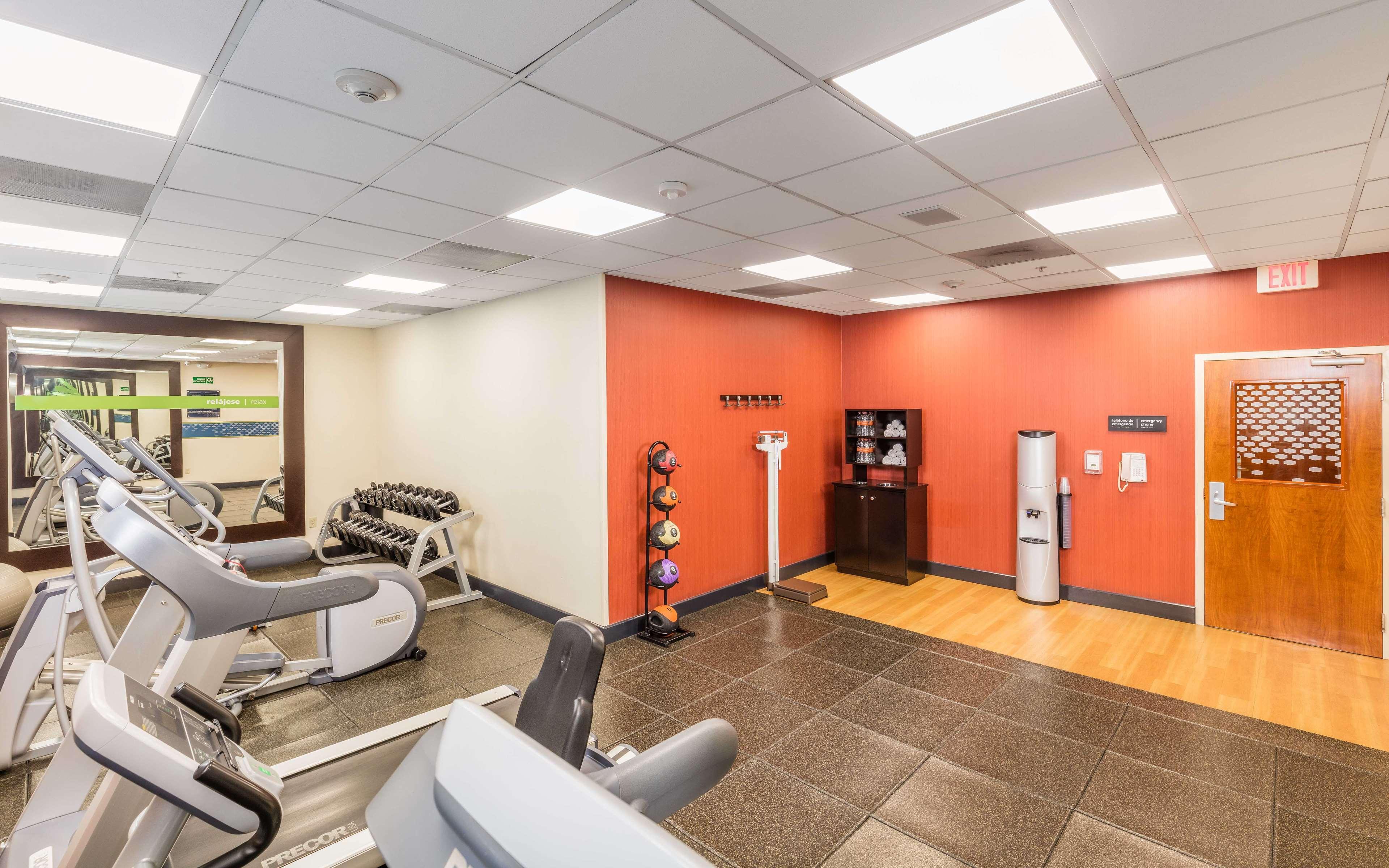 Hampton By Hilton Queretaro Tecnologico Hotel Екстериор снимка