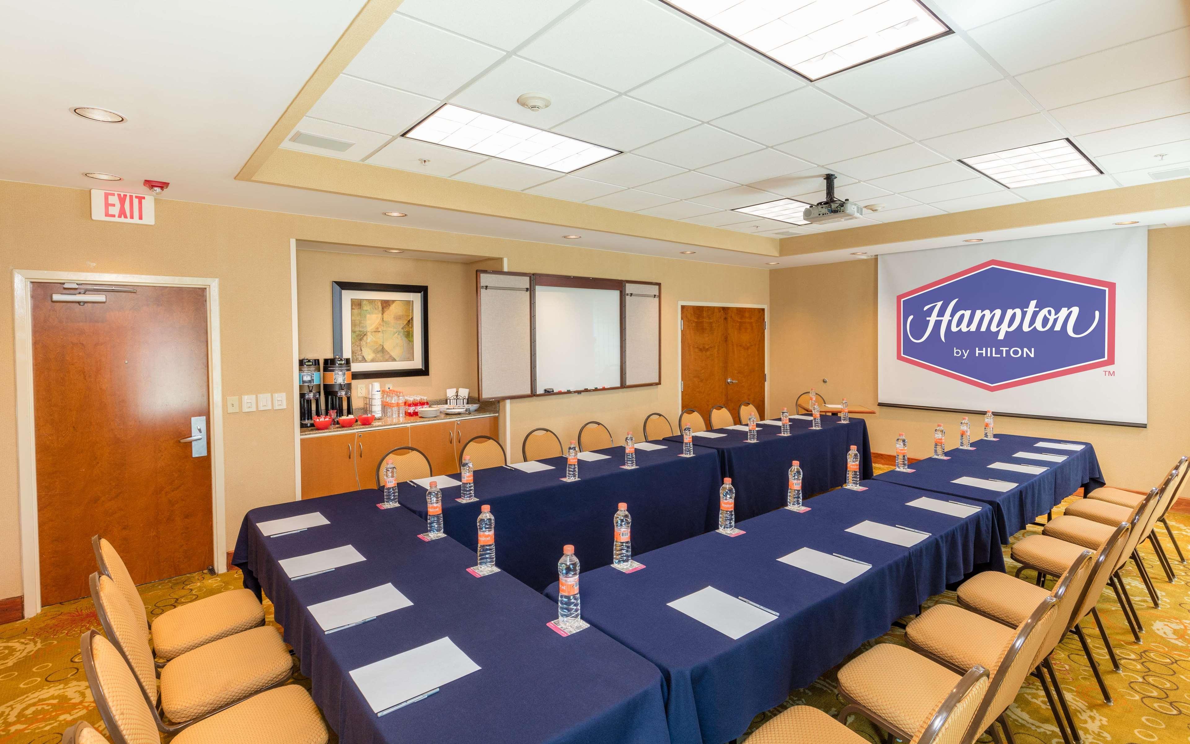 Hampton By Hilton Queretaro Tecnologico Hotel Екстериор снимка
