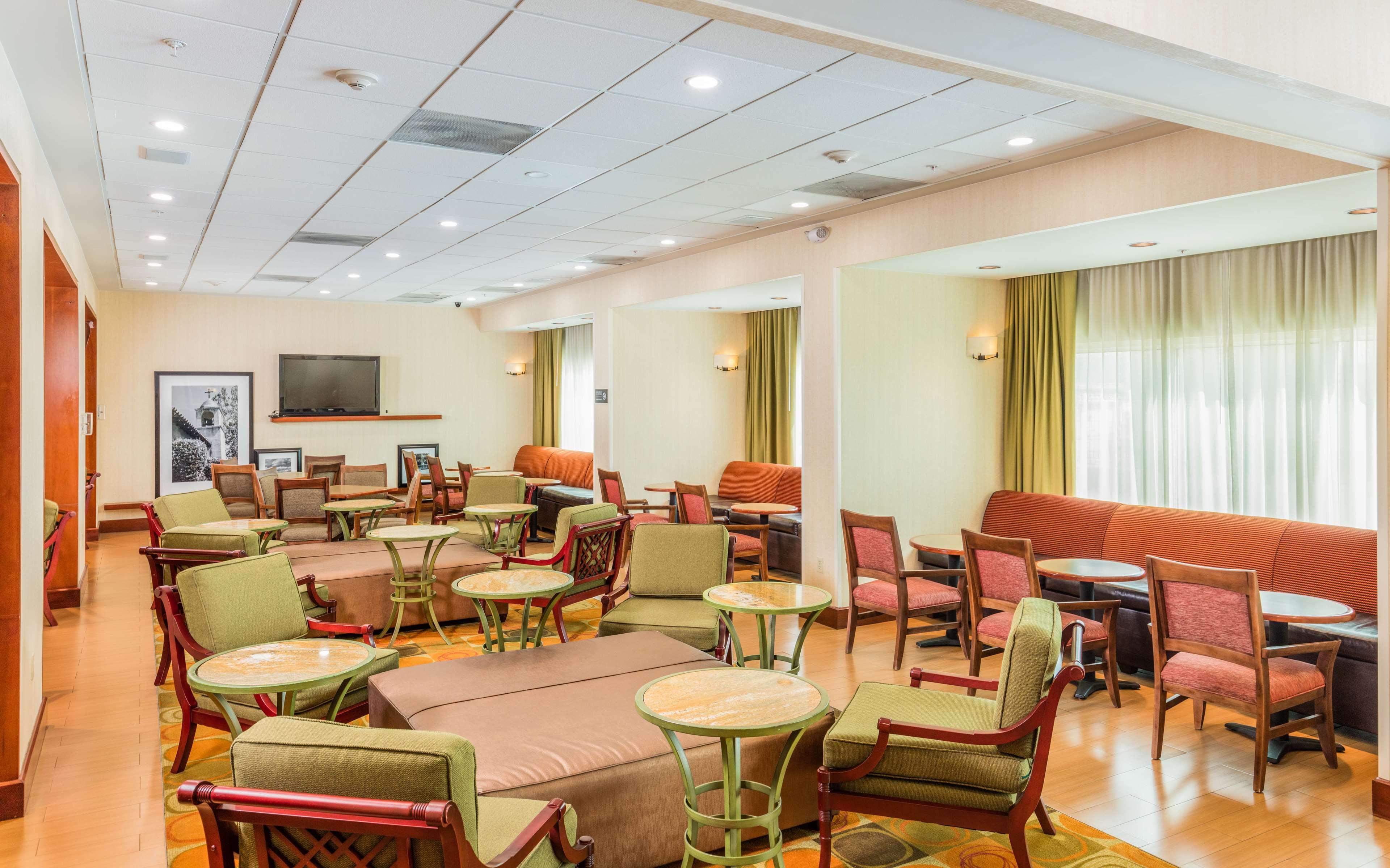 Hampton By Hilton Queretaro Tecnologico Hotel Екстериор снимка