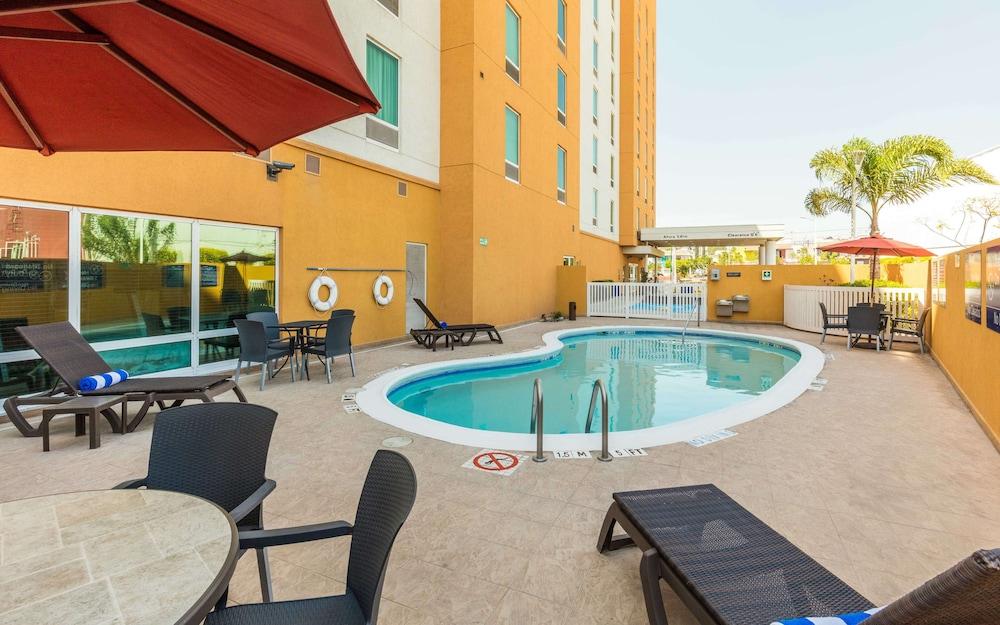 Hampton By Hilton Queretaro Tecnologico Hotel Екстериор снимка