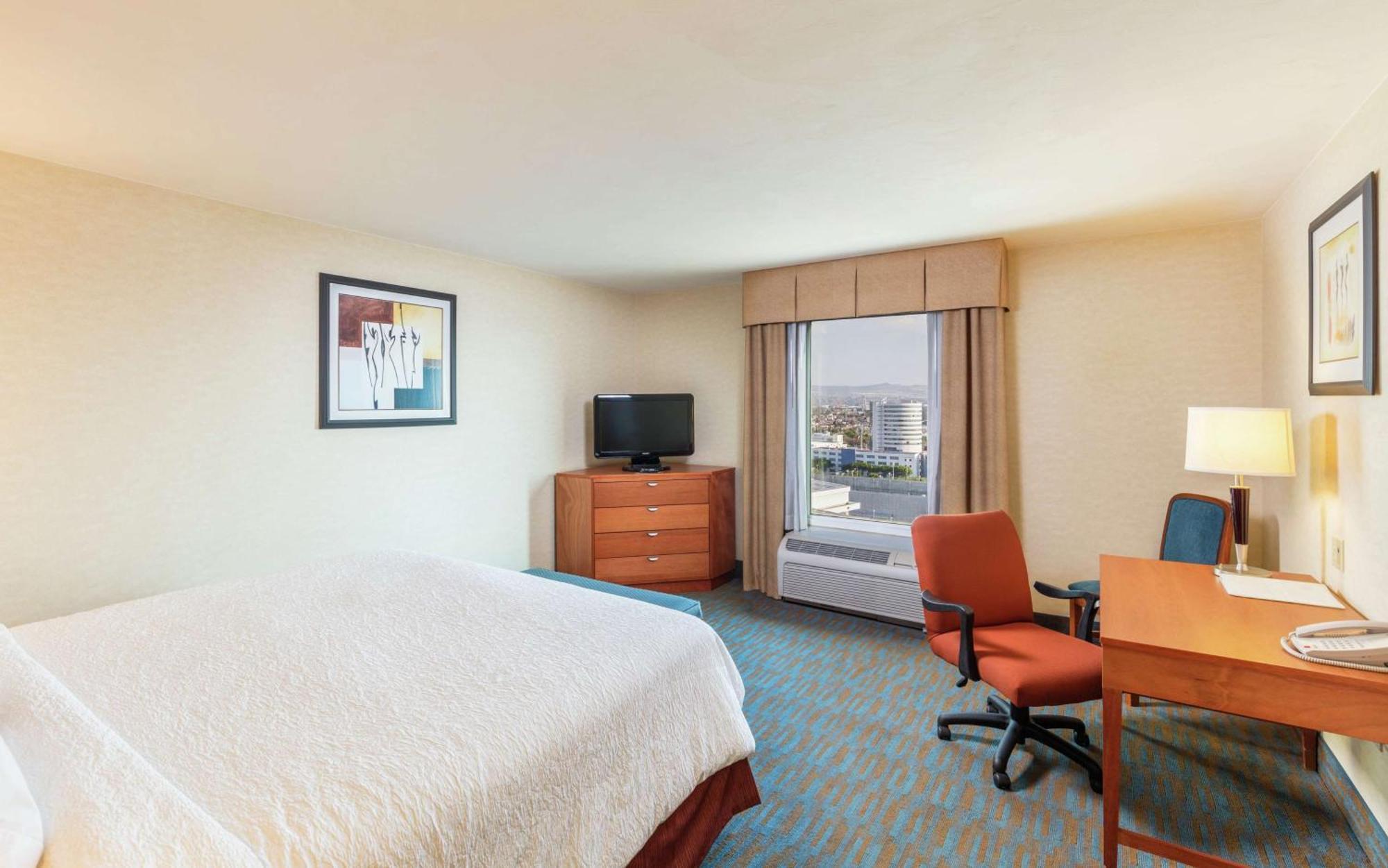Hampton By Hilton Queretaro Tecnologico Hotel Екстериор снимка