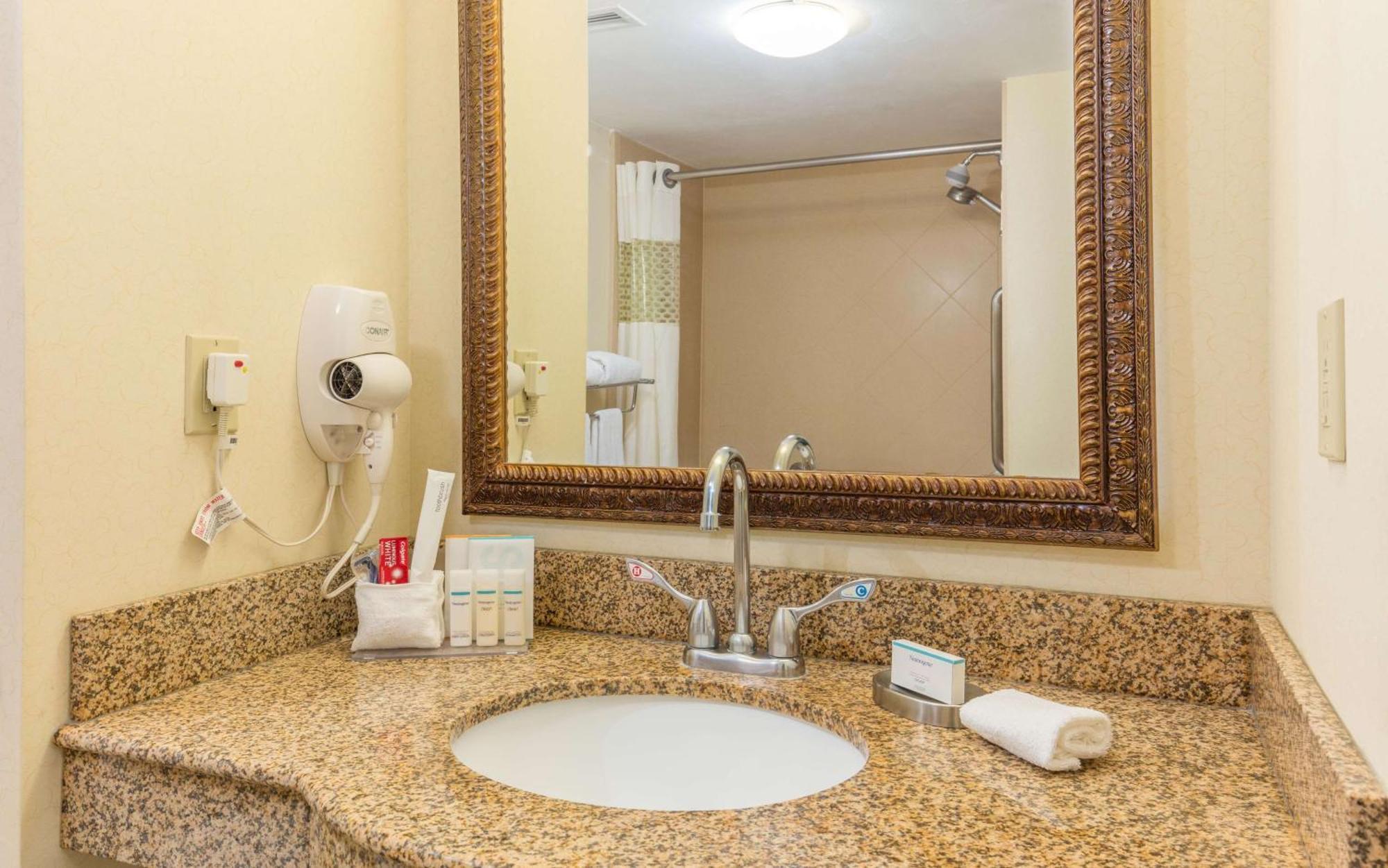 Hampton By Hilton Queretaro Tecnologico Hotel Екстериор снимка