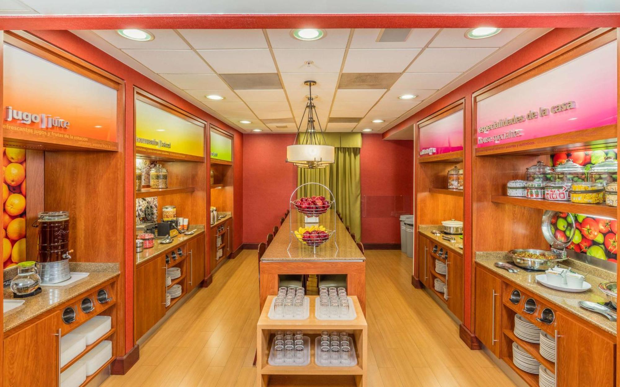 Hampton By Hilton Queretaro Tecnologico Hotel Екстериор снимка