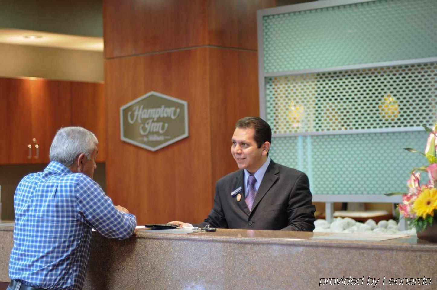 Hampton By Hilton Queretaro Tecnologico Hotel Интериор снимка