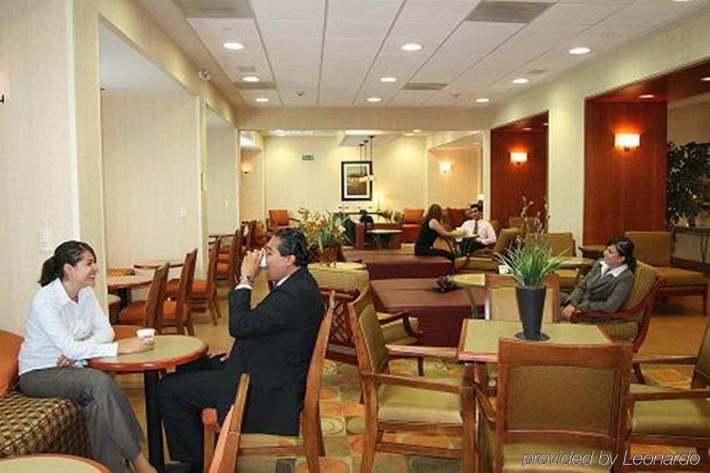 Hampton By Hilton Queretaro Tecnologico Hotel Интериор снимка
