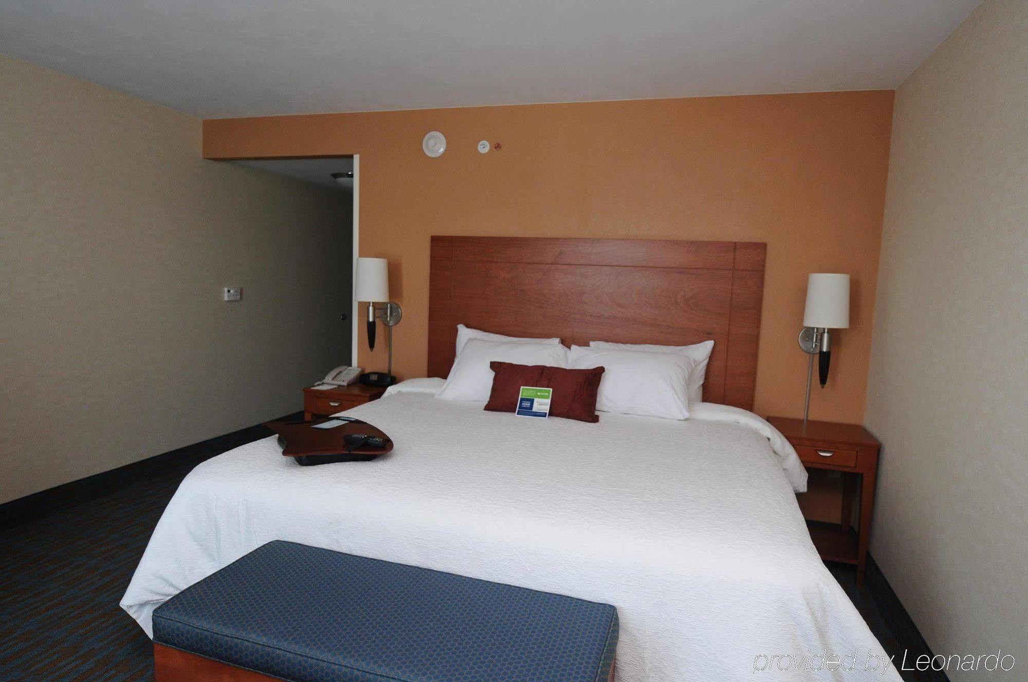Hampton By Hilton Queretaro Tecnologico Hotel Стая снимка
