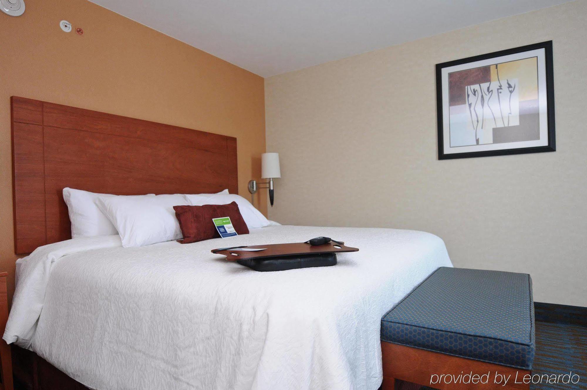 Hampton By Hilton Queretaro Tecnologico Hotel Стая снимка