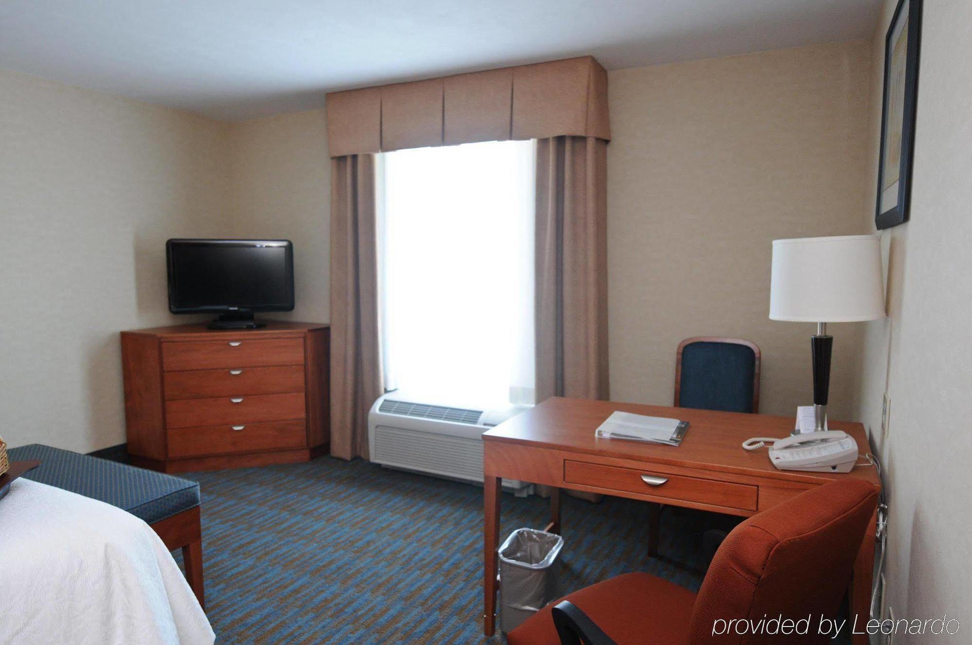 Hampton By Hilton Queretaro Tecnologico Hotel Стая снимка